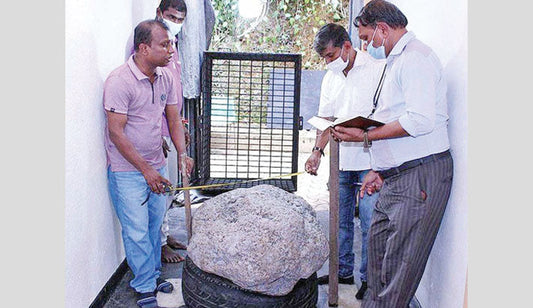 Dr Gamini Zoysa assessing the Serendipity Sapphire