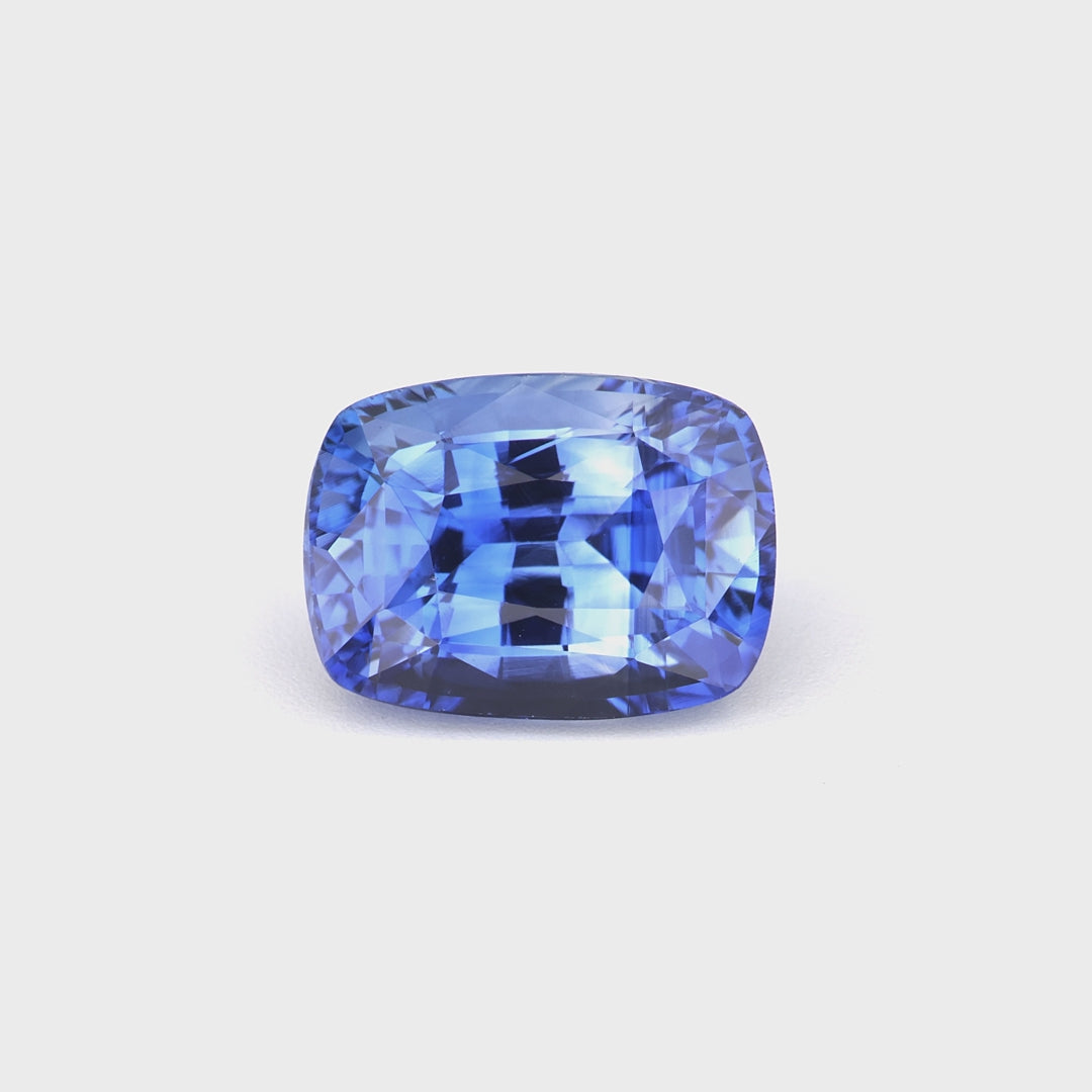 Rough Cut Ceylon Blue Sapphire 360 Video